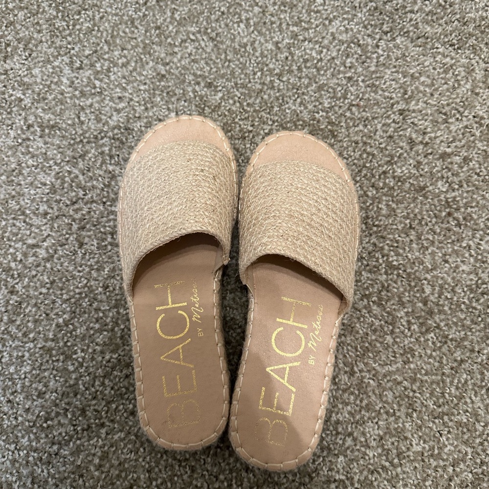 Women's Tan Slide Sandals